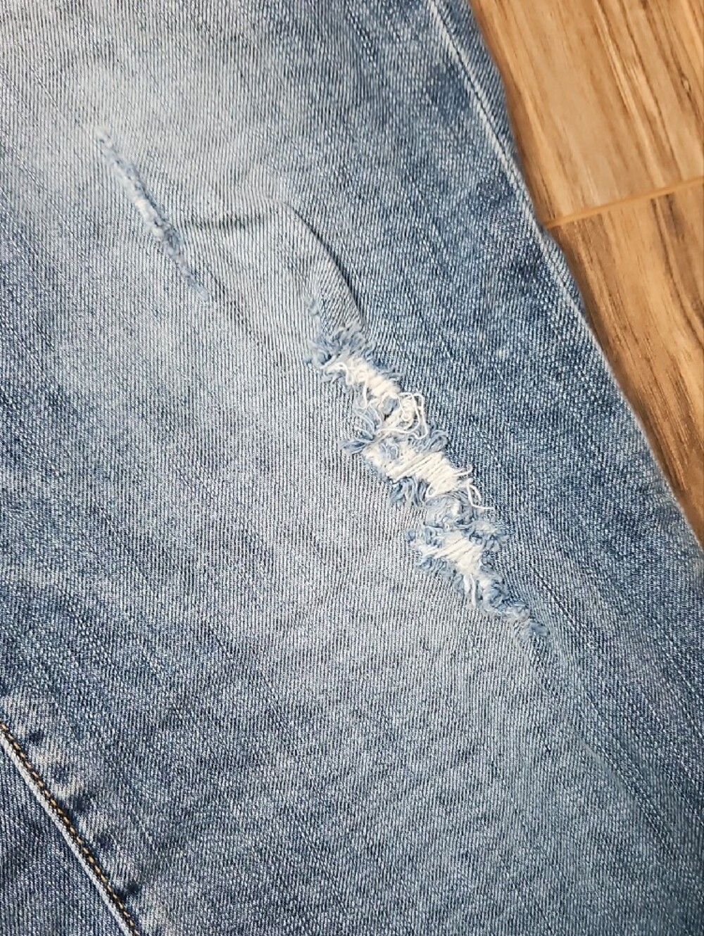 American Eagle Outfitters Light Blue Distressed Boyfit Jeans 10 - Picture 10 of 12